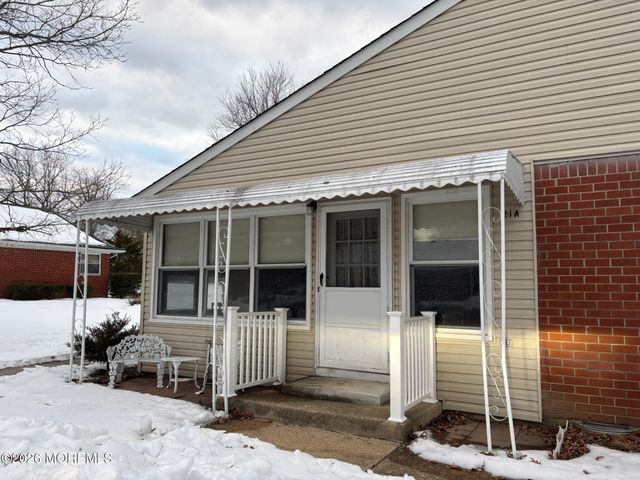 21 Snowberry Lane A, Whiting, NJ 08759