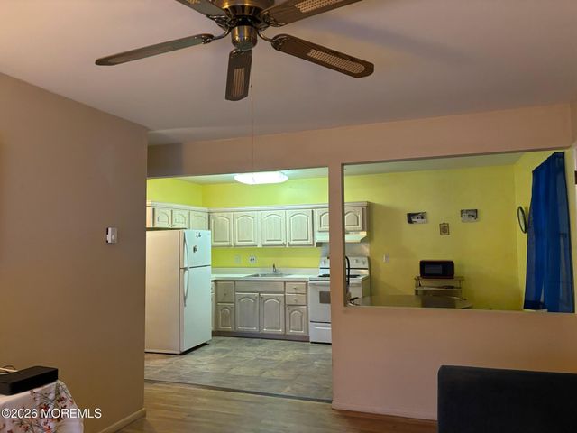 21 Snowberry Lane A, Whiting, NJ 08759