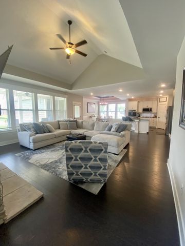 1601 Drakes Creek Rd, Hendersonville, TN 37075