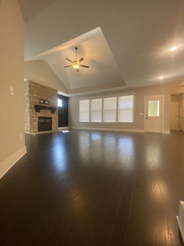1601 Drakes Creek Rd, Hendersonville, TN 37075