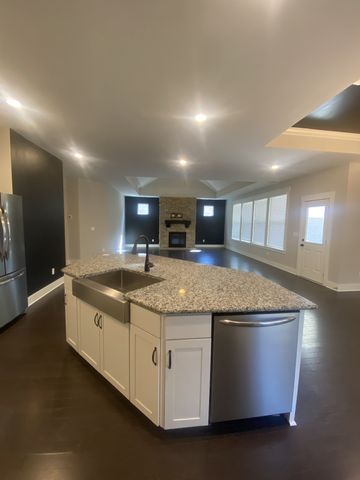 1601 Drakes Creek Rd, Hendersonville, TN 37075