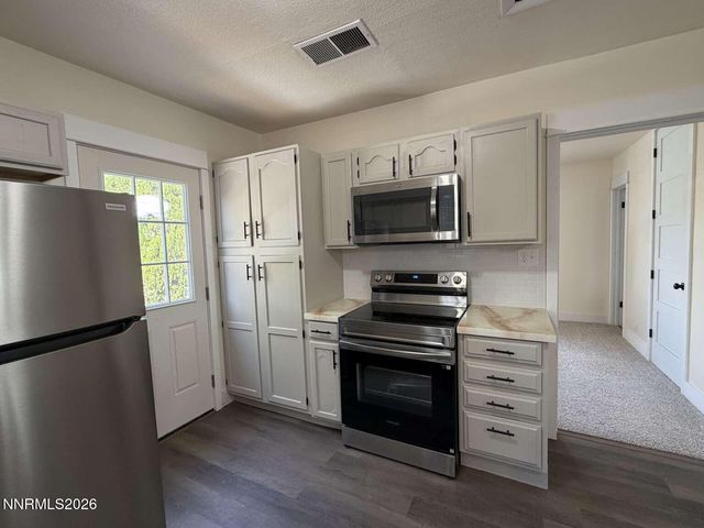 1016 Prater Way, Sparks, NV 89431