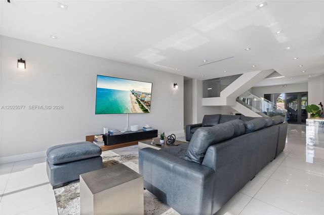 850 Washington St, Hollywood, FL 33019