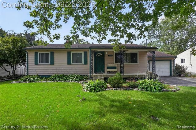 4188 Carmanwood Drive, Flint, MI 48507