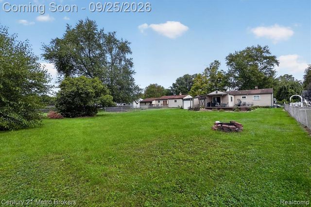 4188 Carmanwood Drive, Flint, MI 48507