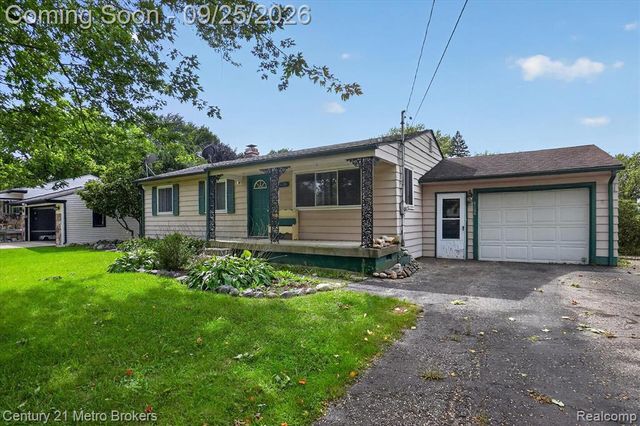 4188 Carmanwood Drive, Flint, MI 48507