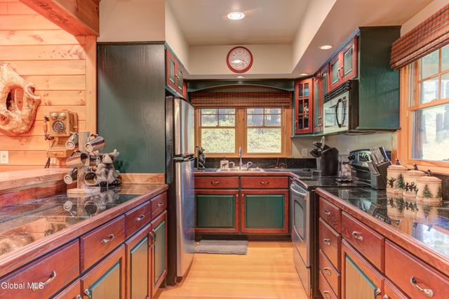 39 Cedar Lane, Lake George, NY 12845