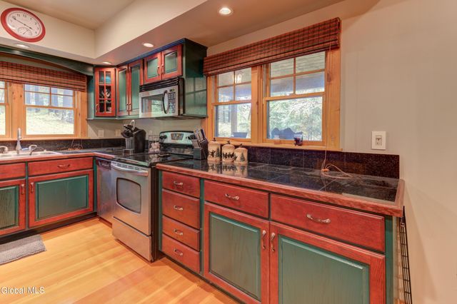 39 Cedar Lane, Lake George, NY 12845