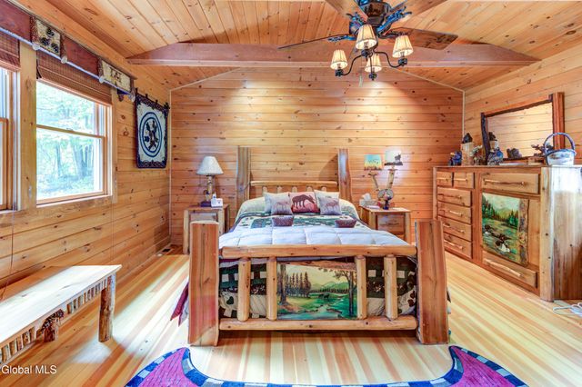 39 Cedar Lane, Lake George, NY 12845