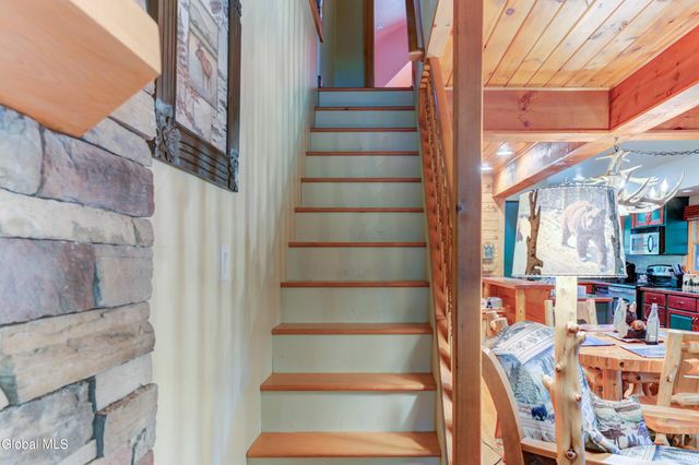 39 Cedar Lane, Lake George, NY 12845