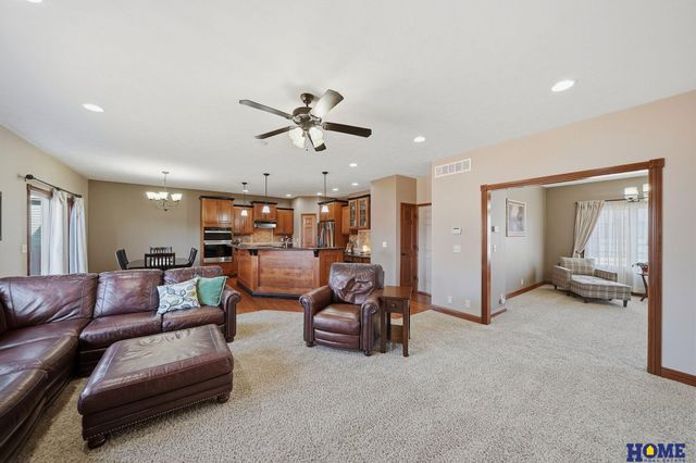 8933 S 30th Street, Lincoln, NE 68516