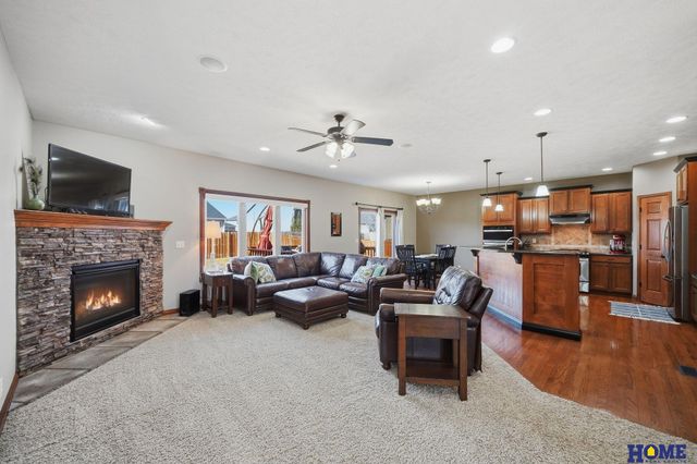 8933 S 30th Street, Lincoln, NE 68516