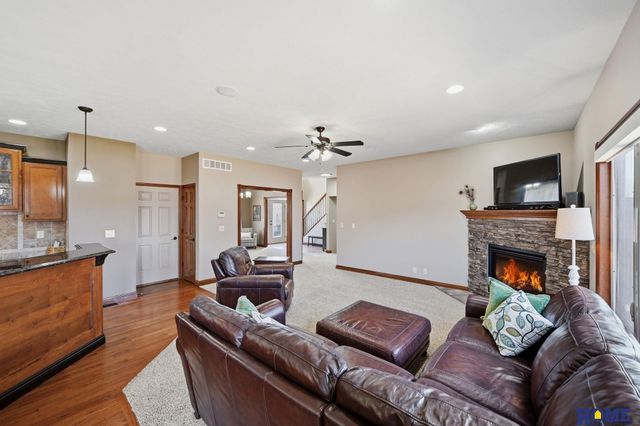 8933 S 30th Street, Lincoln, NE 68516