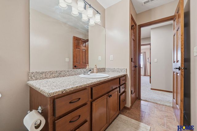 8933 S 30th Street, Lincoln, NE 68516