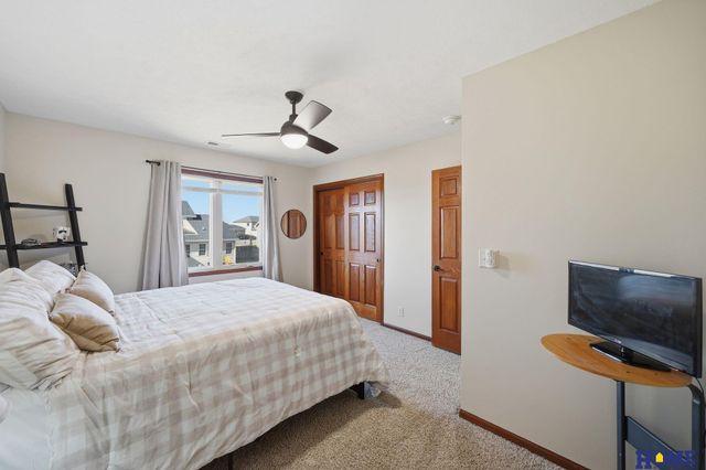 8933 S 30th Street, Lincoln, NE 68516