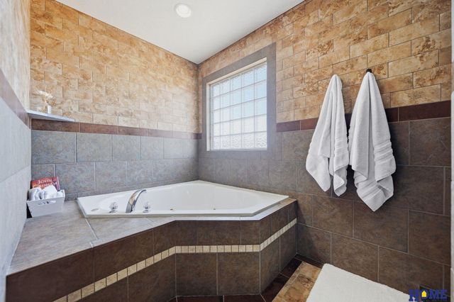 8933 S 30th Street, Lincoln, NE 68516