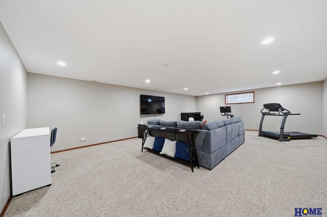 8933 S 30th Street, Lincoln, NE 68516