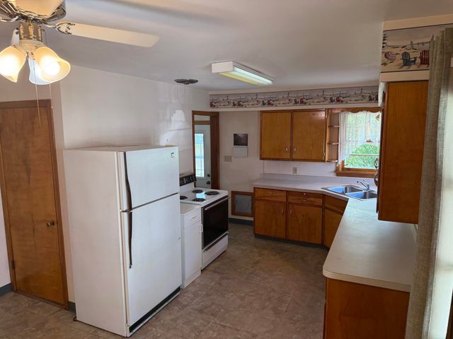 805 Slayton Avenue, Grand Haven City, MI 49417