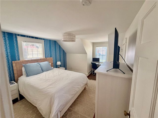 61 Bliss Road, Newport, RI 02840