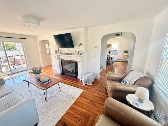 61 Bliss Road, Newport, RI 02840