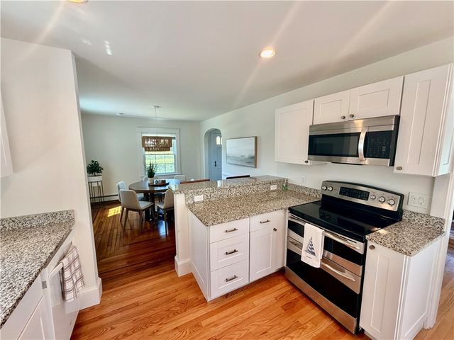61 Bliss Road, Newport, RI 02840