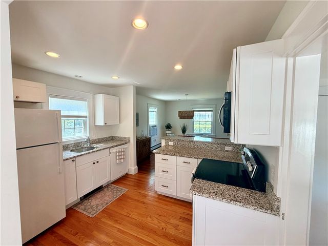 61 Bliss Road, Newport, RI 02840
