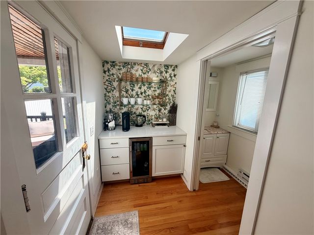61 Bliss Road, Newport, RI 02840