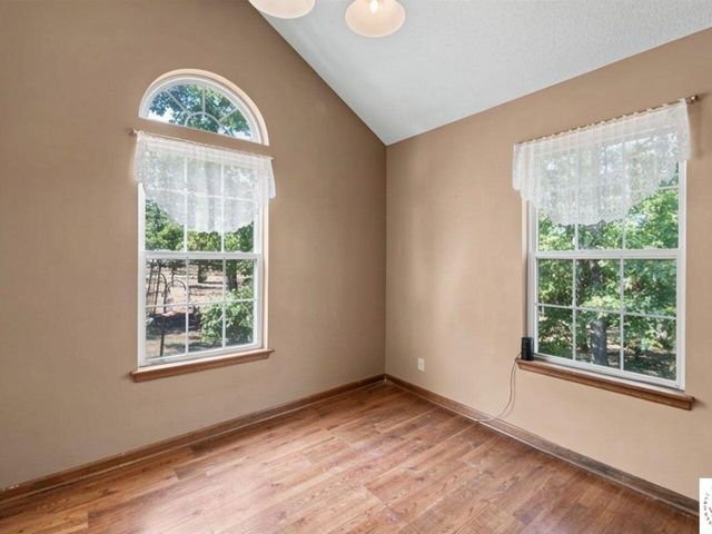 26690 Oakwood Lane, Clinton, MO 64735