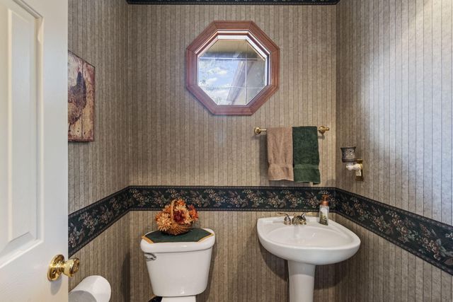 26690 Oakwood Lane, Clinton, MO 64735