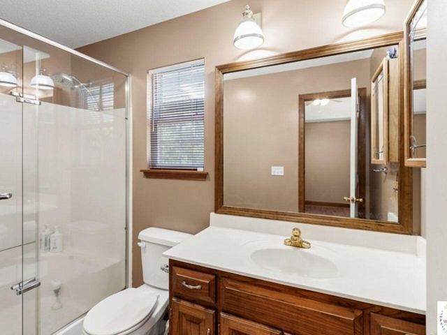 26690 Oakwood Lane, Clinton, MO 64735