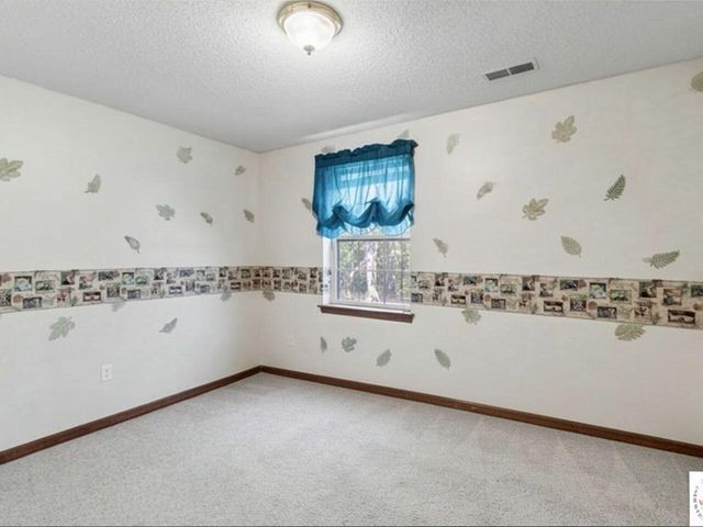 26690 Oakwood Lane, Clinton, MO 64735