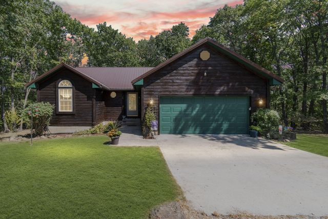 26690 Oakwood Lane, Clinton, MO 64735