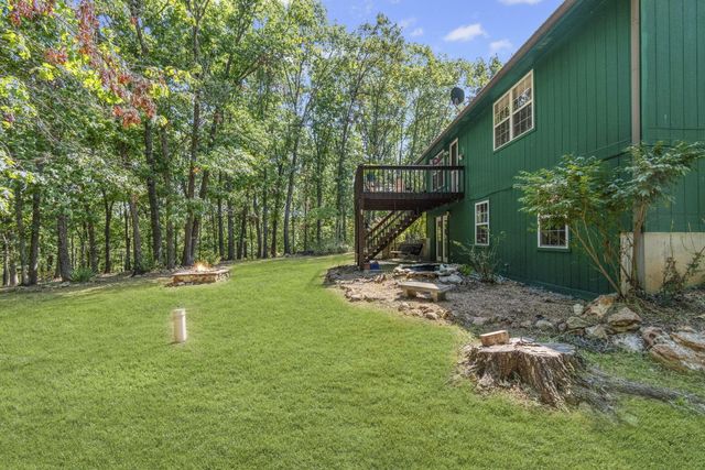 26690 Oakwood Lane, Clinton, MO 64735