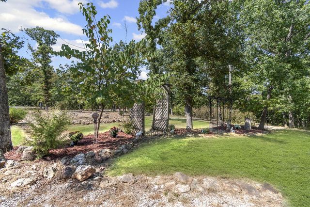 26690 Oakwood Lane, Clinton, MO 64735