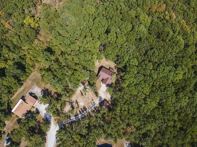 26690 Oakwood Lane, Clinton, MO 64735