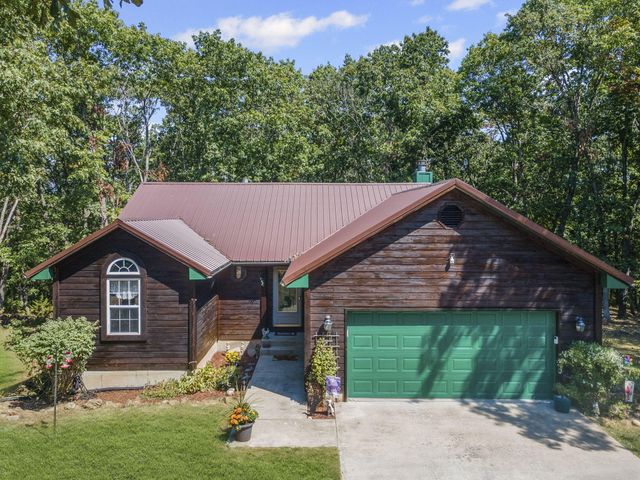26690 Oakwood Lane, Clinton, MO 64735