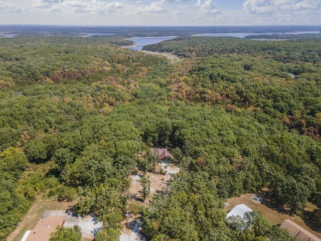 26690 Oakwood Lane, Clinton, MO 64735