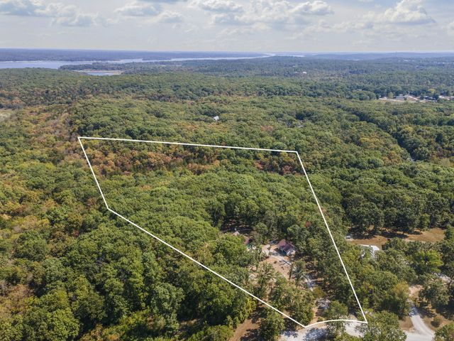 26690 Oakwood Lane, Clinton, MO 64735