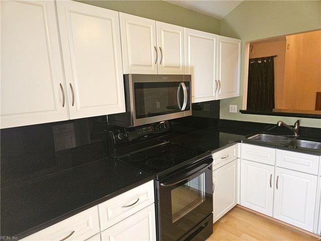 936 Honeycutt Way WAY, Virginia Beach, VA 23464