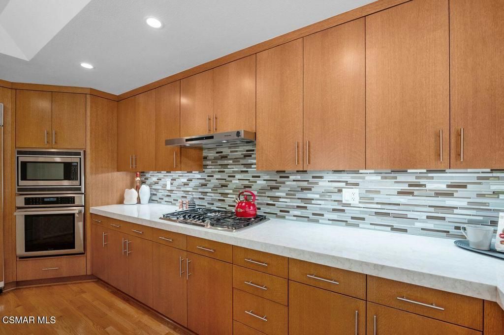 Image 15 of property listing at 7616 Ashton Court, West Hills, CA 91304