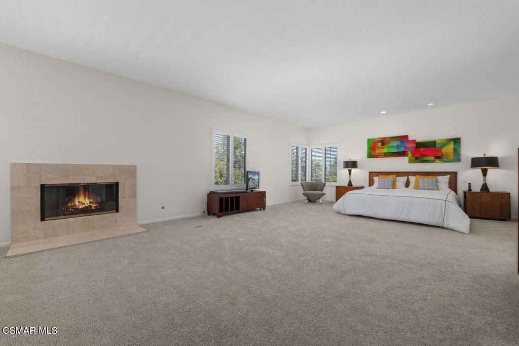 Image 24 of property listing at 7616 Ashton Court, West Hills, CA 91304