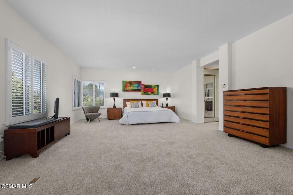 Image 25 of property listing at 7616 Ashton Court, West Hills, CA 91304
