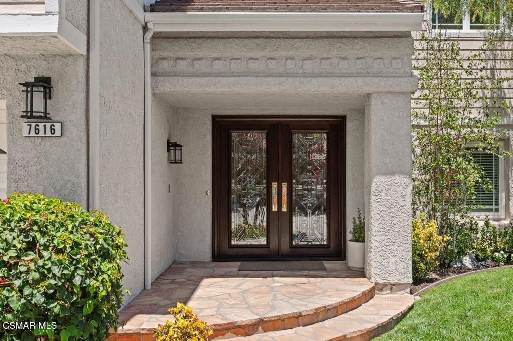 Image 8 of property listing at 7616 Ashton Court, West Hills, CA 91304
