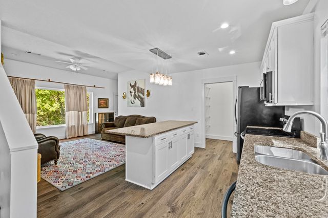 2944 W Country Club Road, Searcy, AR 72143