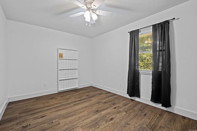 2944 W Country Club Road, Searcy, AR 72143