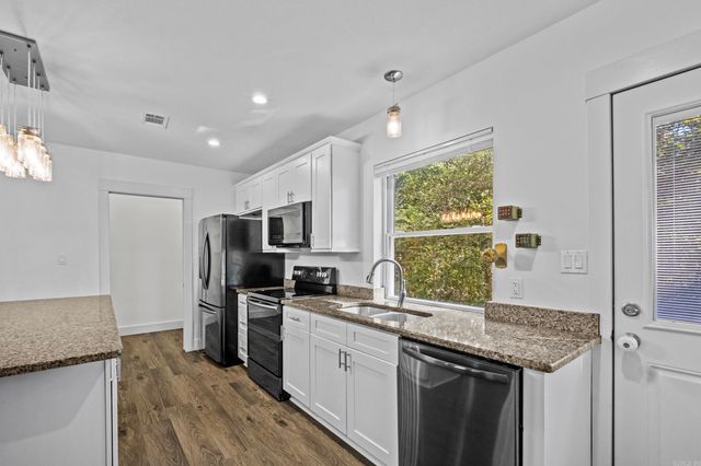 2944 W Country Club Road, Searcy, AR 72143