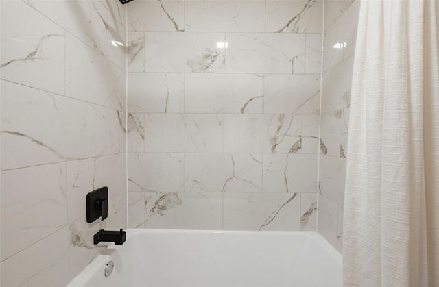 101 Park Trail Place, Joshua, TX 76058