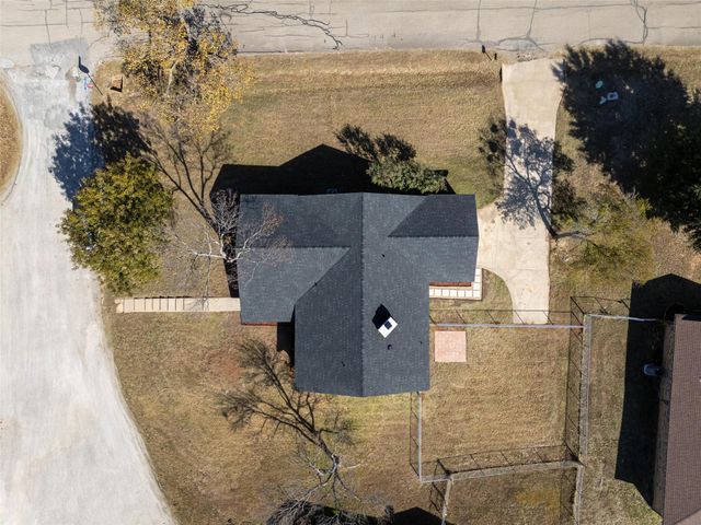 101 Park Trail Place, Joshua, TX 76058