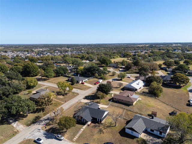 101 Park Trail Place, Joshua, TX 76058