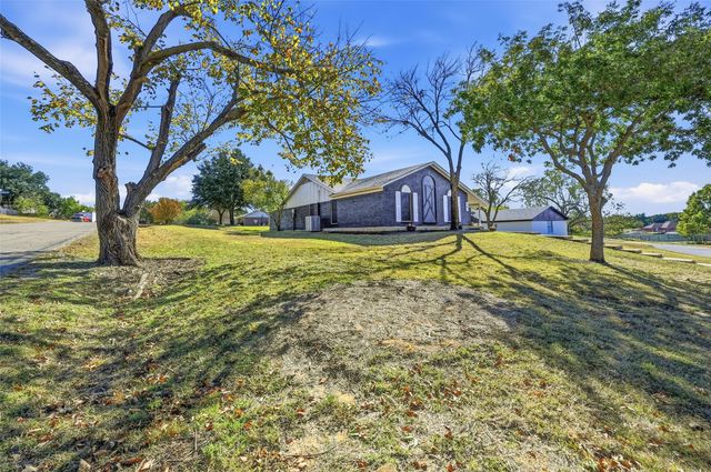 101 Park Trail Place, Joshua, TX 76058